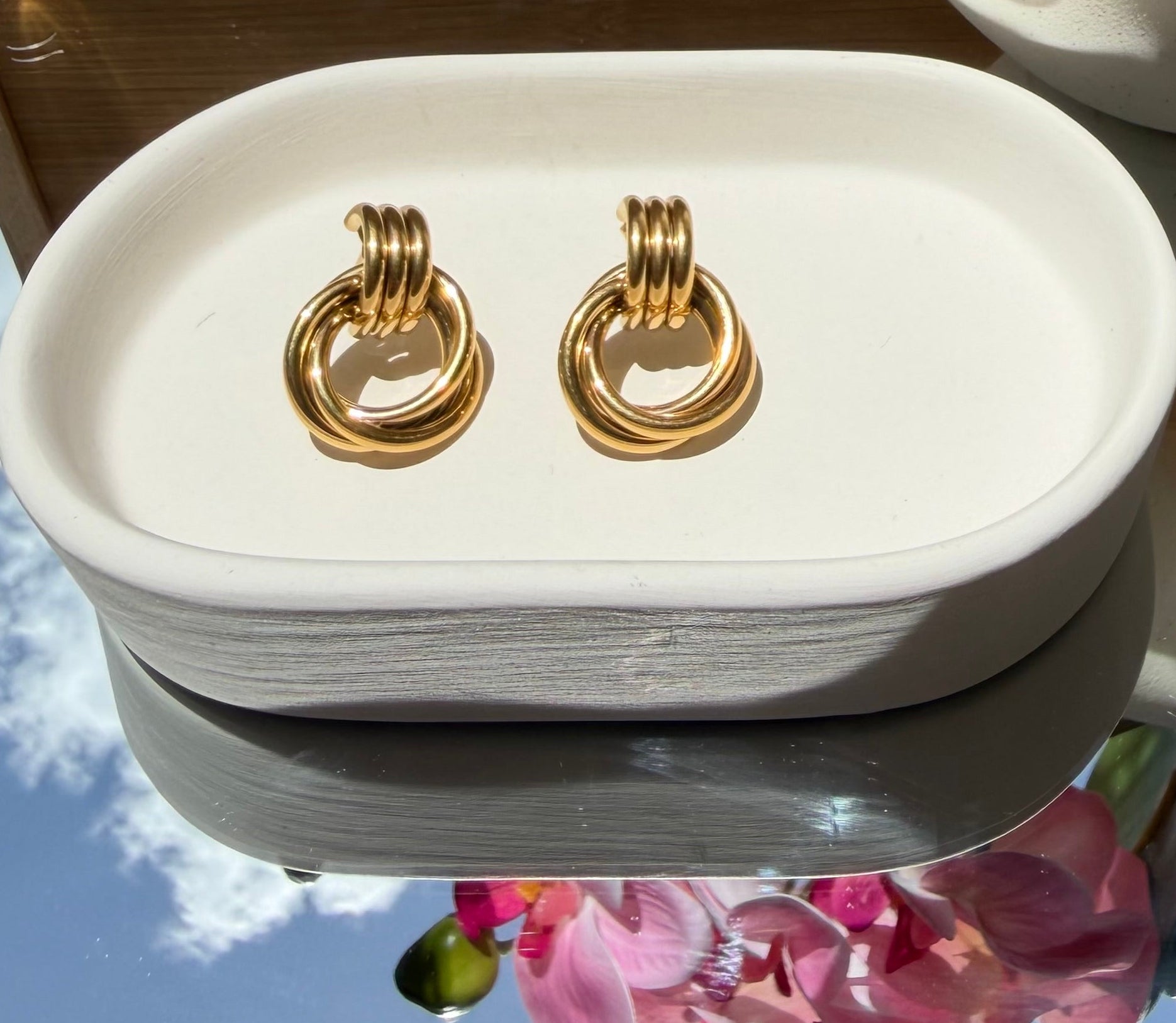 Dos Almas Gold Earrings