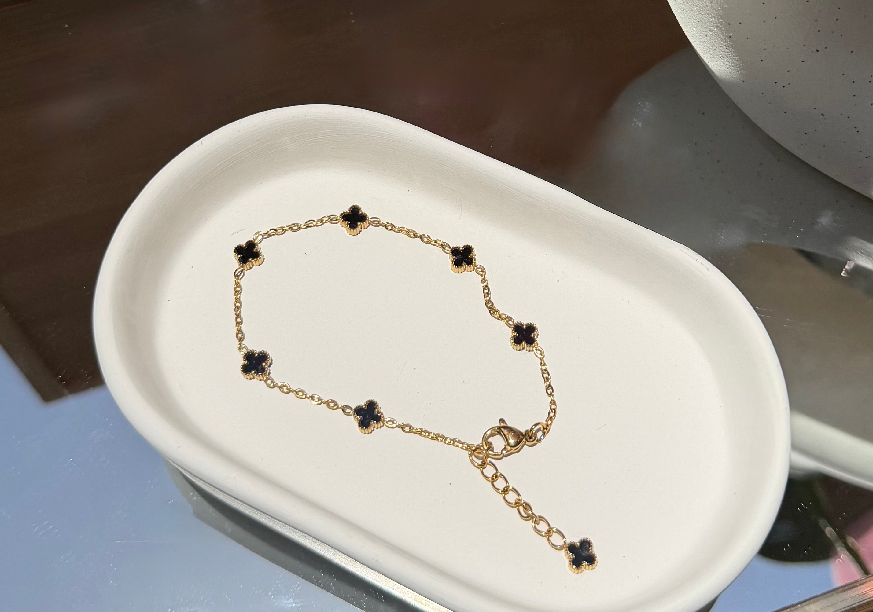 Small clover bracelet